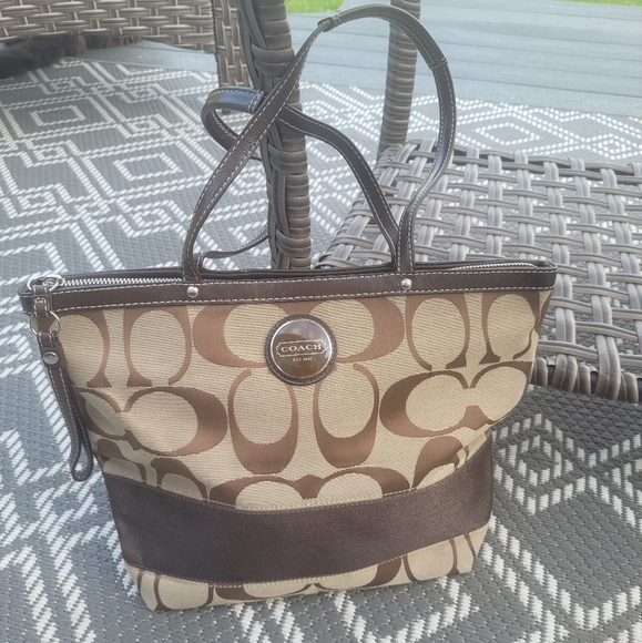 Coach Shoulder Tote Bag Signature Canvas - Picture 1 of 7